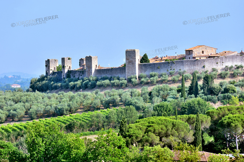 Monteriggioni with its complete town wall and watch towers of the middle ages, Tuscany, Italy, province Siena